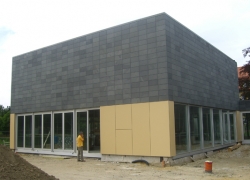 bethaus-grosshennersdorf-eternit-pictura-tergo-120m2-002