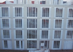 wohnhaeuser-ehrensteinstrasse-leipzig-fassadentafel-natura-genietet-1220m2-001
